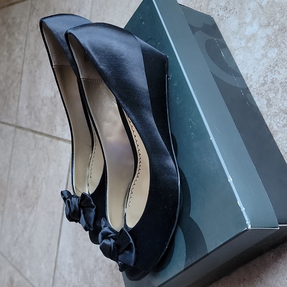 Platinum BP Wedge Black Dress Heels - Picture 4 of 8